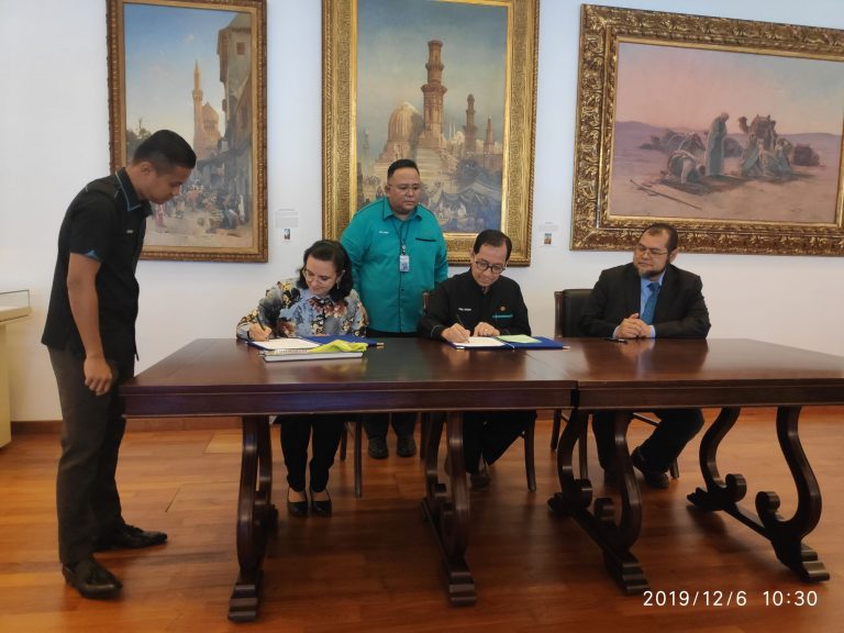Memorandum of Agreement Signing between IIUM and IAMM