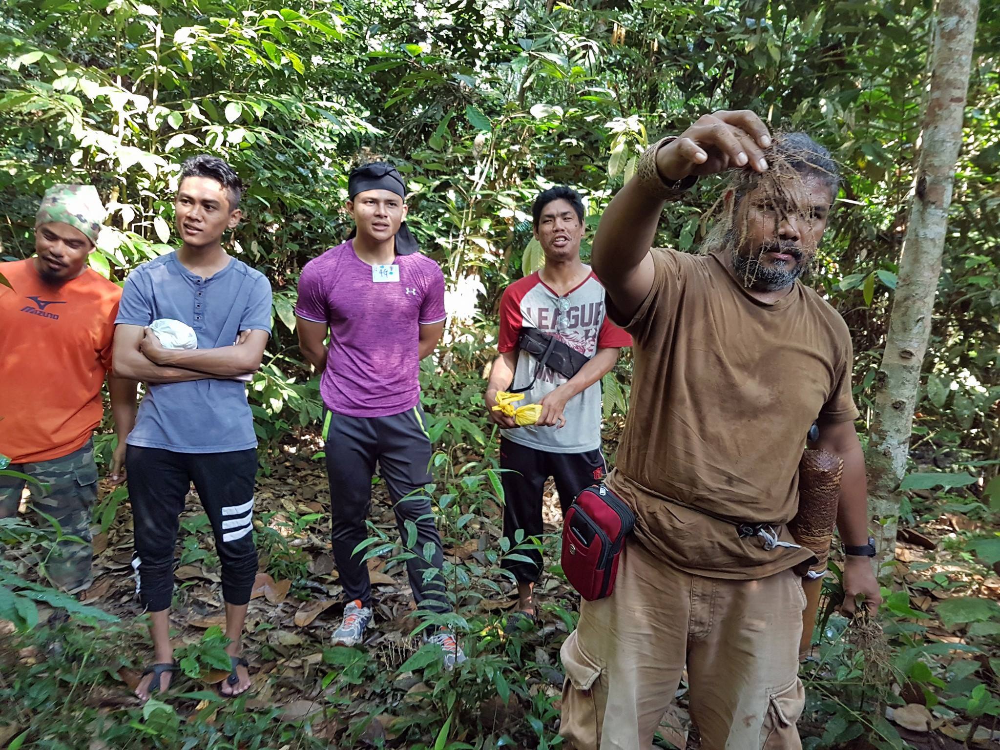 Learn about the history of the jungle of Gombak and listen to our stories about the diverse jungle knowledge.